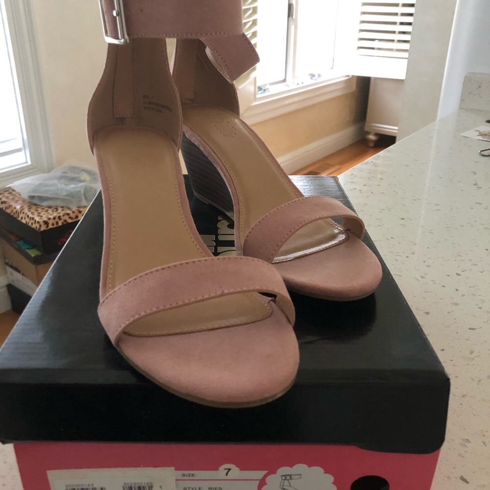 Charlotte Russe size 7 brand new